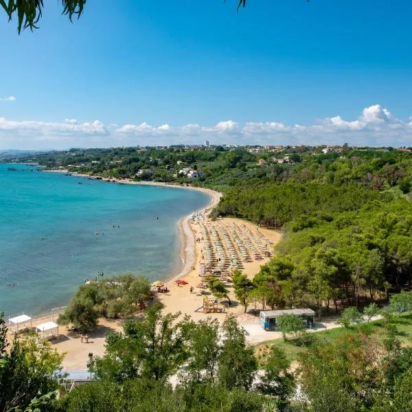Grotta del Saraceno, hotel v destinaci Vasto