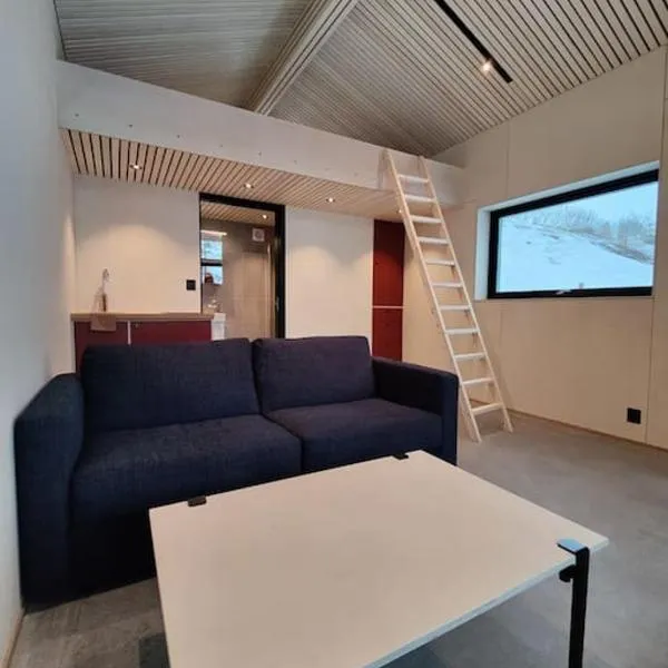 Minihuset ved skogen, hotel v destinaci Isfjorden