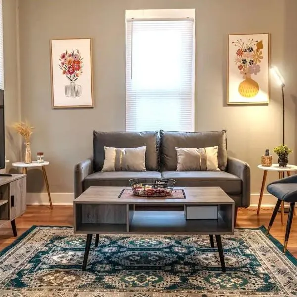 Cozy 3 Bedroom House w/ Free Parking, Netflix, & More, hotel v destinaci Maiden