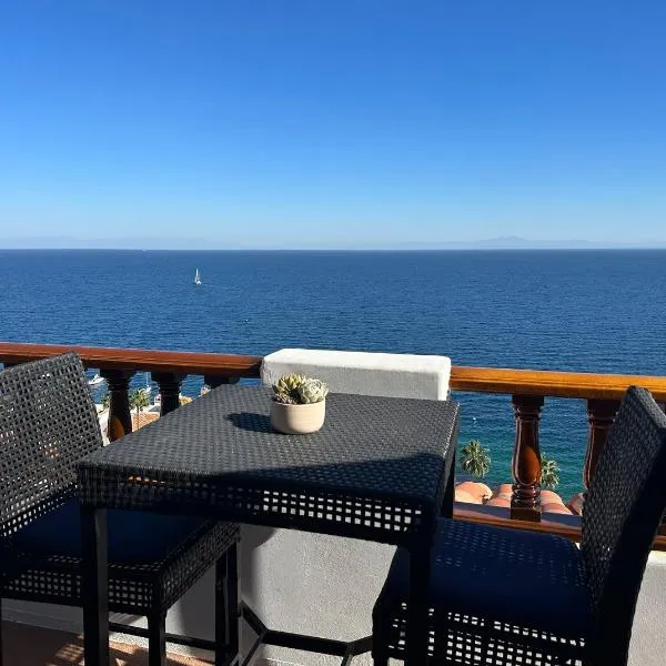 Premium Ocean Corner Unit, Fireplace, Golf Cart, 21 Steps from Top, hotel v destinaci Avalon