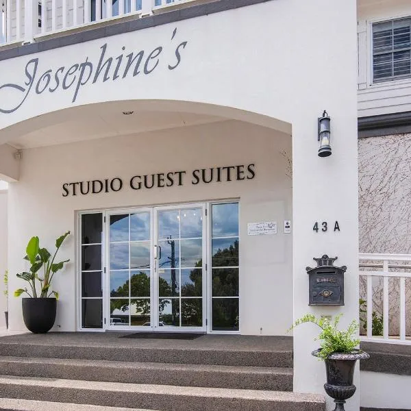 Josephines Luxury Accommodation, hotel in Margaret River Town
