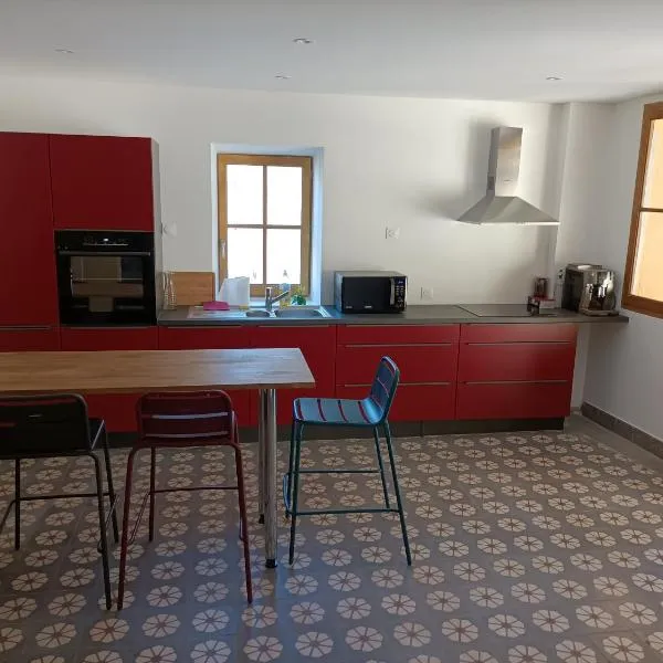 Grand Gîte terrasses Largentière – hotel w mieście Largentière