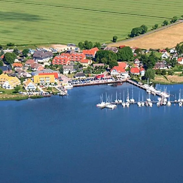 Hotel- & Ferienanlage Kapitäns-Häuser Breege, hotel v destinaci Breege