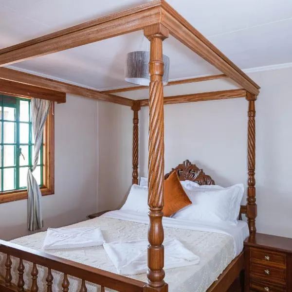 Wild Amboseli Ndovu Cottage., hotell i Amboseli