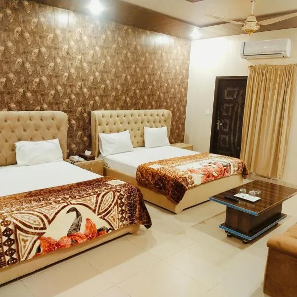 Royal Fort Executive Hotel Gulberg, hotel v destinaci Lahore