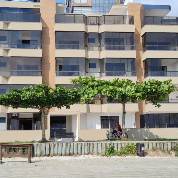 Apto pé na areia em Meia Praia Itapema, 3 dormitórios - Foto 3