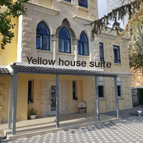 Yellow House Suite, hotel v destinaci Madždal Šams