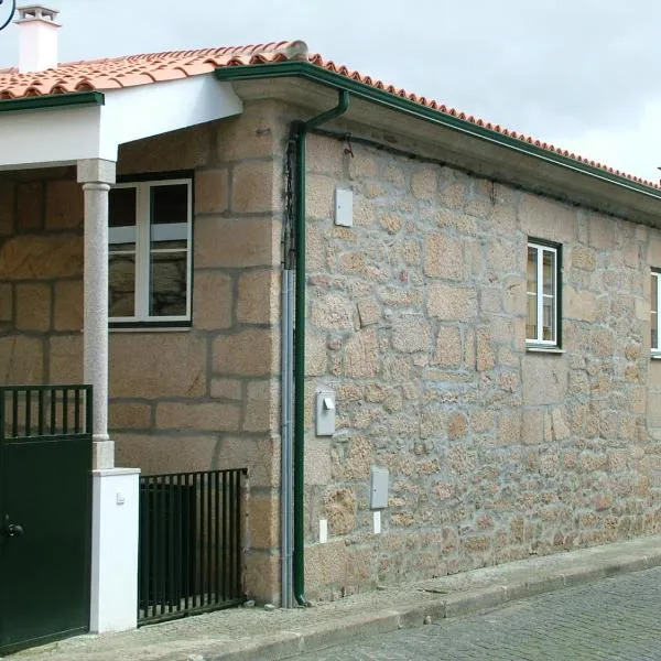 Casa d Toninha - Casas de Campo - Turismo Espaço Rural - AL, отель в городе Freixinho