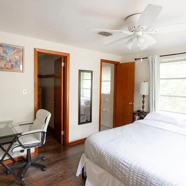 Cozy 1 Bedroom Unit - 4 Blocks from Jax Beach Pier!, hotel en Jacksonville Beach
