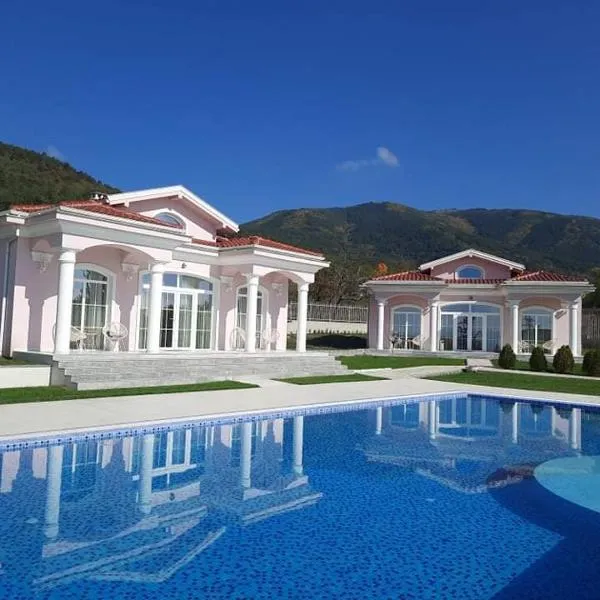 Diamond Villas、Eninaのホテル