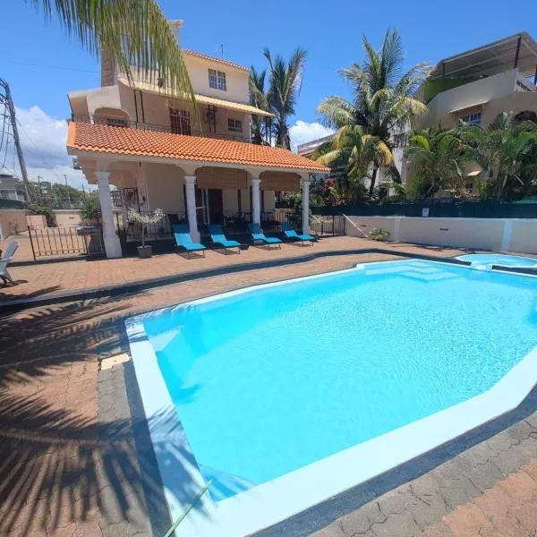 VILLA L'OR with Private Pool, hotel v destinaci Flic-en-Flac