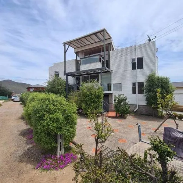 Gran casa en Totoralillo con vista al mar y más!, hotel in Coquimbo