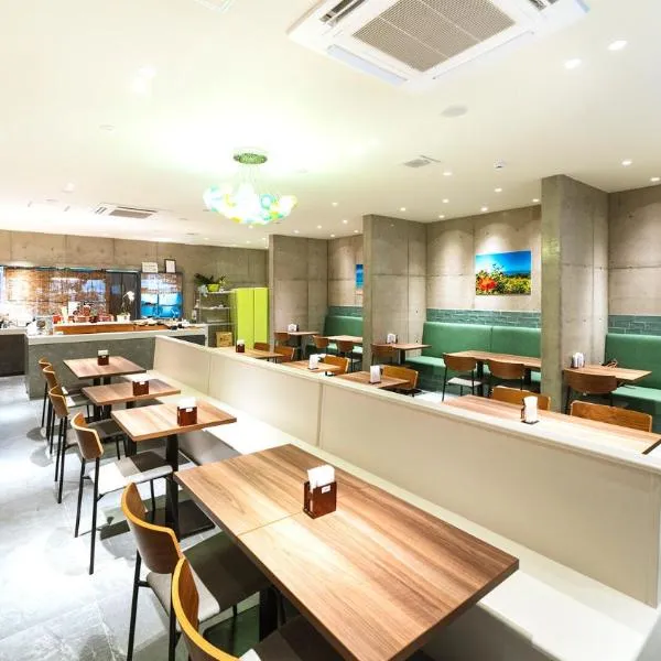 The BREAKFAST HOTEL PORTO Ishigakijima، فندق في جزيرة إيشيغاكي