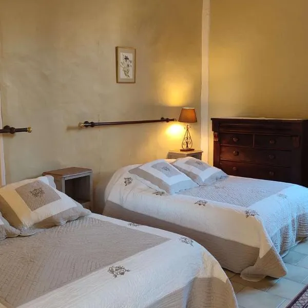 Cornemuse Cottage Une maison entière de 100 m2 avec cuisine, séjour et jardin au centre d'Issigeac, hotel in Issigeac