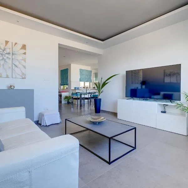 Perfect Location Idyllic 2BR Apartment, hotel in Sliema