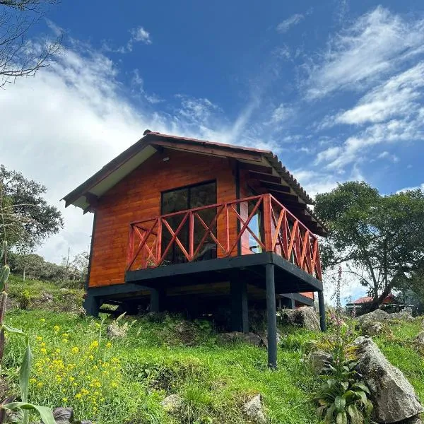 Rincón Entre Piedras-Cabaña Entre Montañas, хотел в La Loma