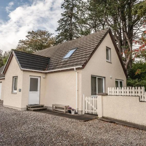 The Cottage at Corriness House, hotel v destinaci Achnasheen