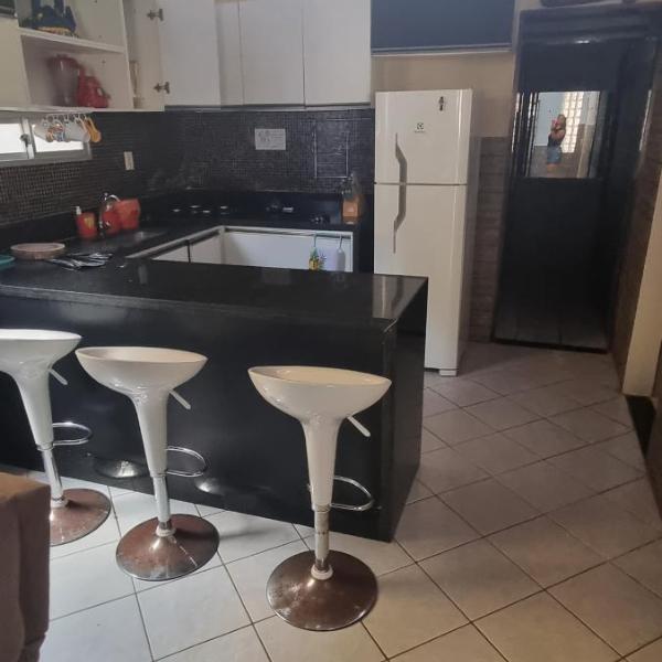 Casa com piscina no coração de Lucena - Foto 5