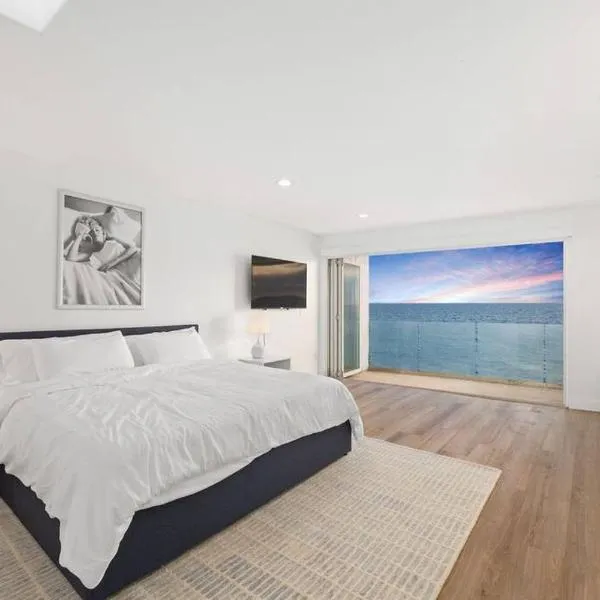 Malibu Beachfront Home with Rock Spa Ocean Views & Deck, hotel v destinaci Malibu