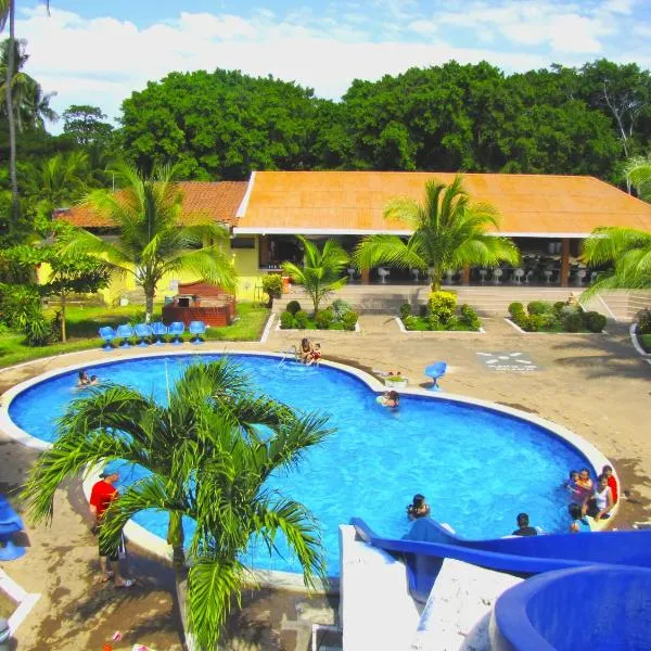 Tropiclub Playa El Cuco, hotel a El Cuco