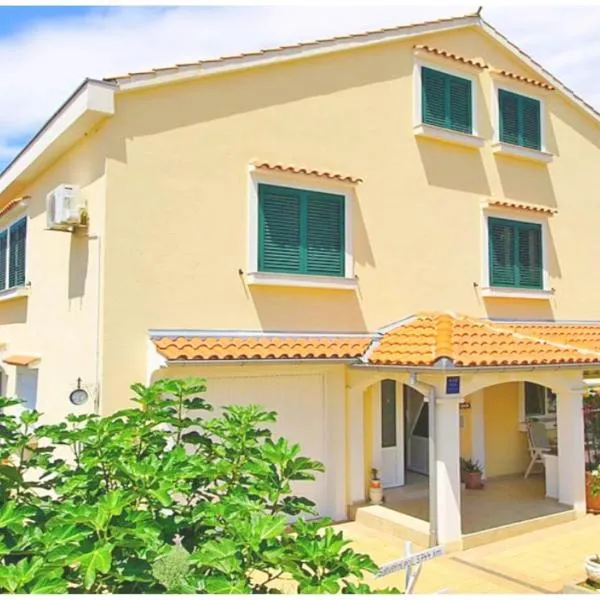 Holiday Home Desa: Vrsi şehrinde bir otel