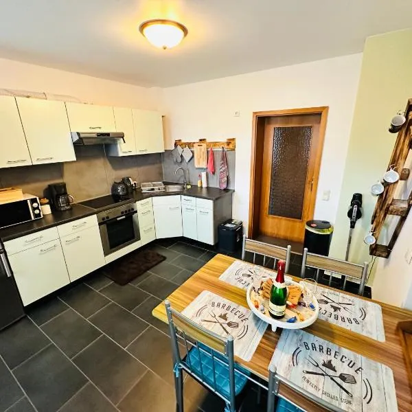 Gemütliche Wohnung in Grünhainichen Erzgebirge, hotel v destinaci Grünhainichen