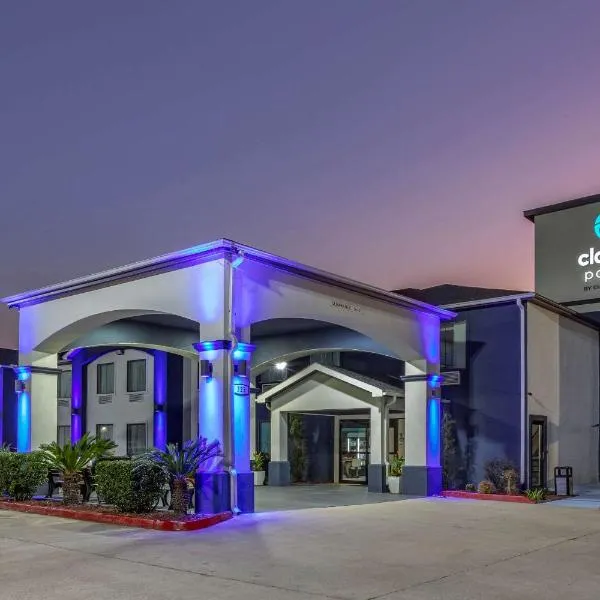 Clarion Pointe Sulphur - Lake Charles – hotel w mieście Vinton