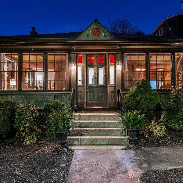 Lake Suite with Sunroom by Henry House Stays, hotel in Stratford