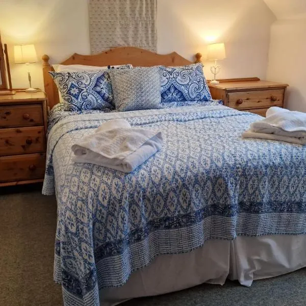 Hayloft Cottage - Dog Friendly With Private Garden, hotel sa Northleigh