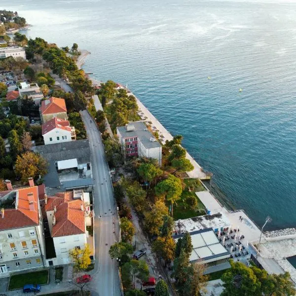 Apartments Palace Kolovare, hotel in Zadar