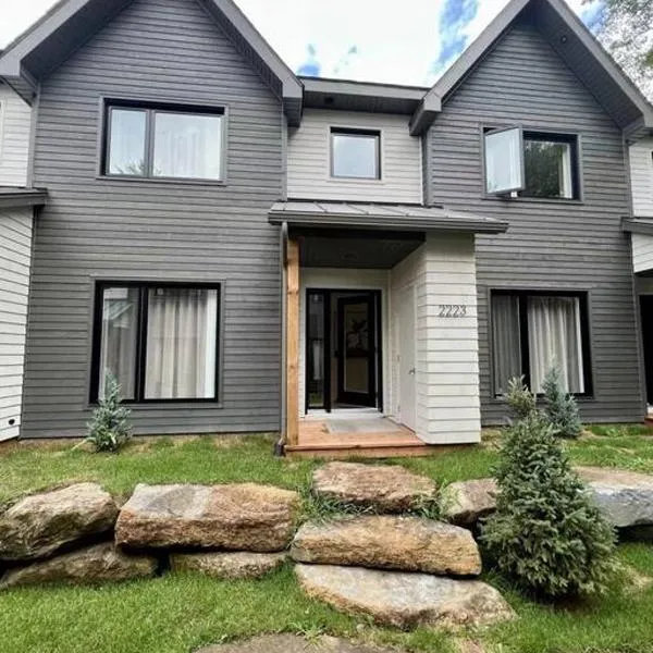 Jasmin Townhouse Lac Moore, Mont-Tremblant, hotel in Mont-Tremblant