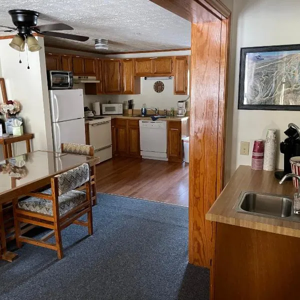 2 Bedroom 2 Bathroom - Blue Knob All Season Resort Condo, hotel in Claysburg