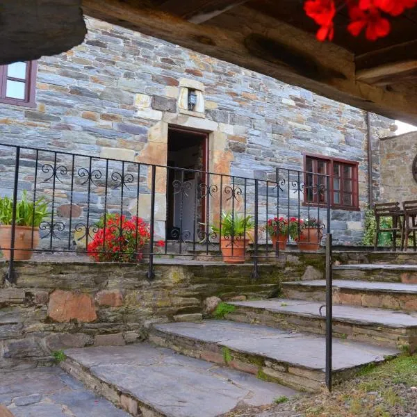 Apartamentos Rurales RON, hotel v destinaci Ron