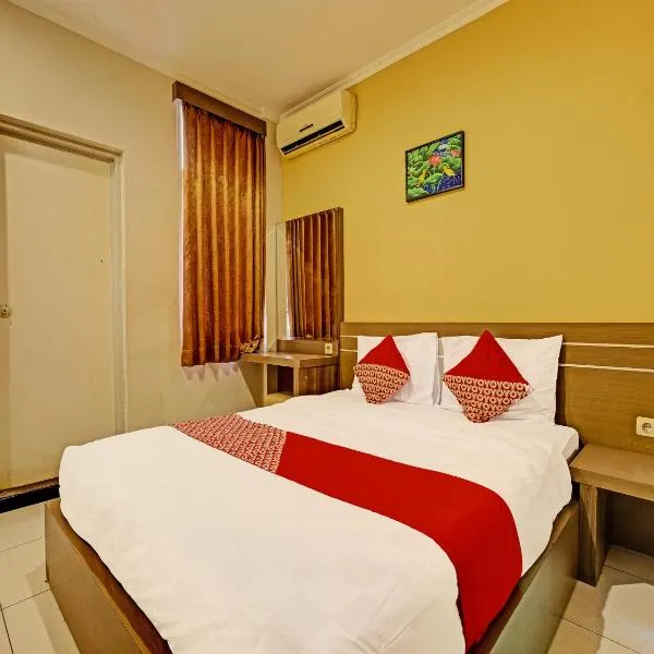 Super OYO 389 Sky Guesthouse, hotel di Semarang