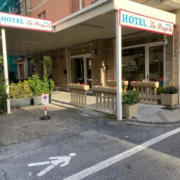 Hotel La Pergola, hotell i Loano