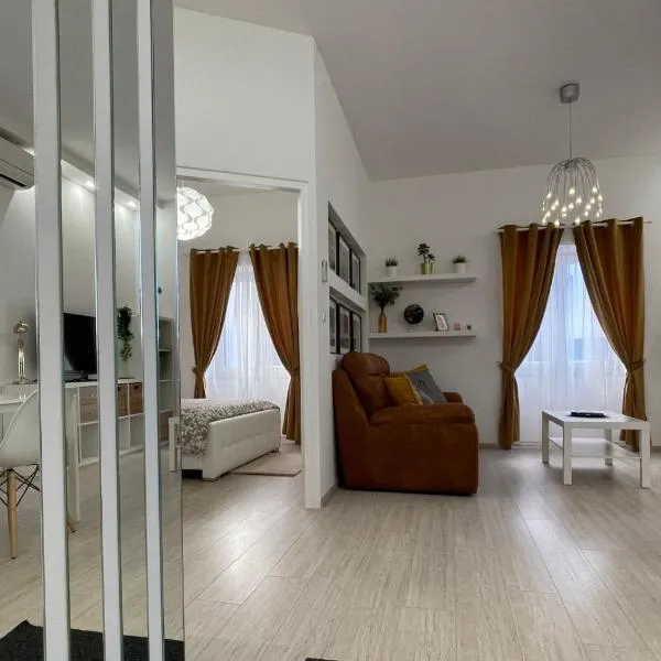 Gold Blanc Luxury Apartment, hotel di Pula