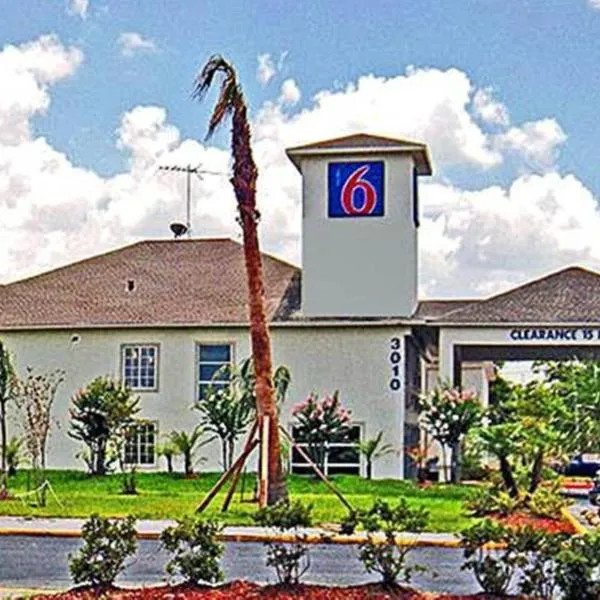 Motel 6-Pasadena, TX、パサデナのホテル