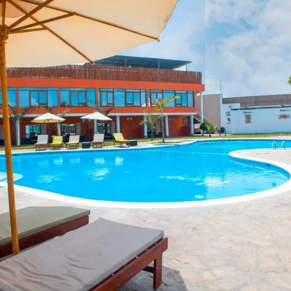 Hotel Resort Thiago: El Carmen'de bir otel