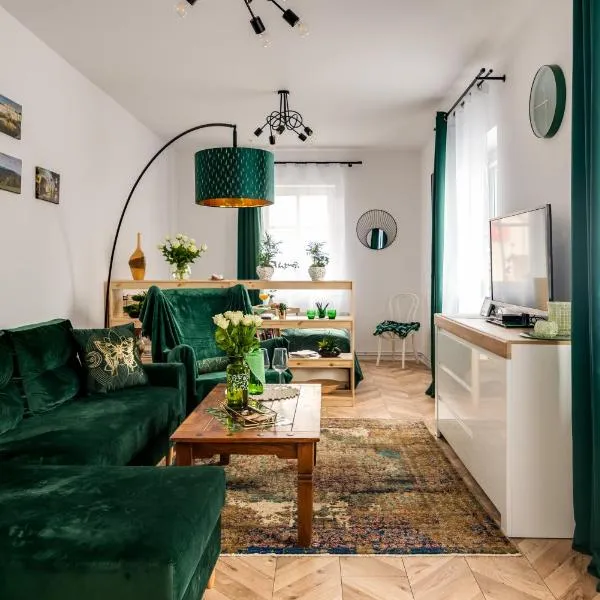 APARTAMENT ZIELONO MI......, hotel v destinácii Jedlina-Zdrój