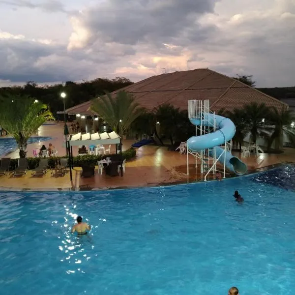 AP do LAGO, com Churrasqueira privativa , cozinha , internet no ap, rampa barco e jet, pesqueiro - B101, hotel v destinaci Caldas Novas