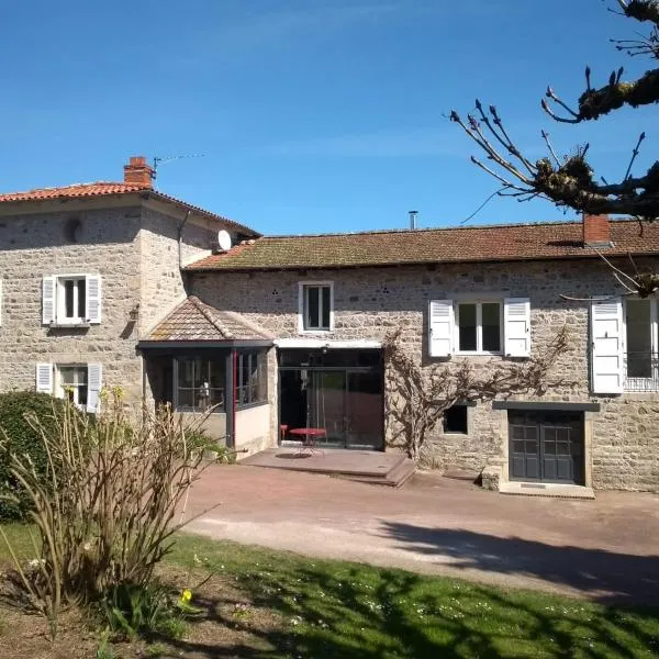 Détour en Beaujolais, hotel in Belleroche