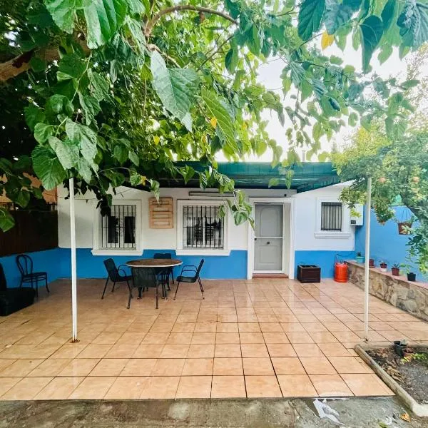 Estudio adosado acogedor con jardín, barbacoa y parking privado, hotel v destinaci Alicante