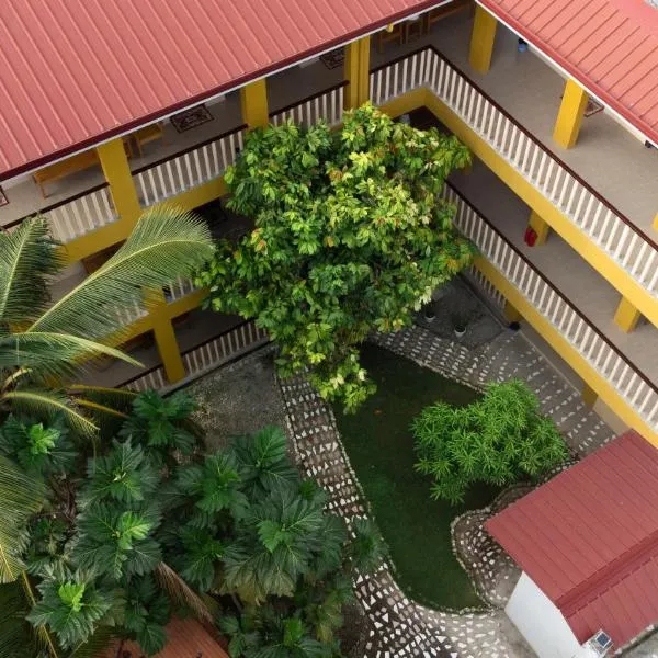 Speed 8 Inn Moalboal, hotel in Moalboal