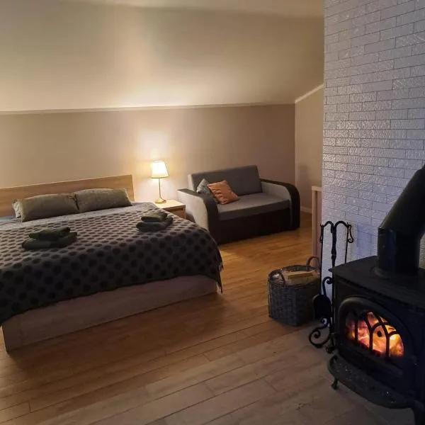 Rožu ielas namiņš, hotel en Sigulda