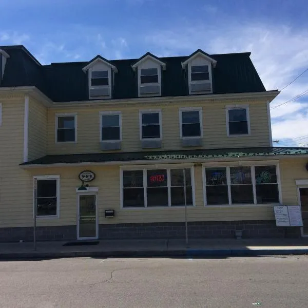 The City Hotel Bar & Grill, hotel in Northern Cambria