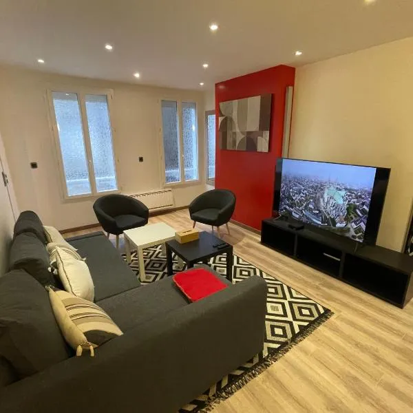 Spacieux T2 avec parking à 200 m Cathédrale, hotel en Chartres