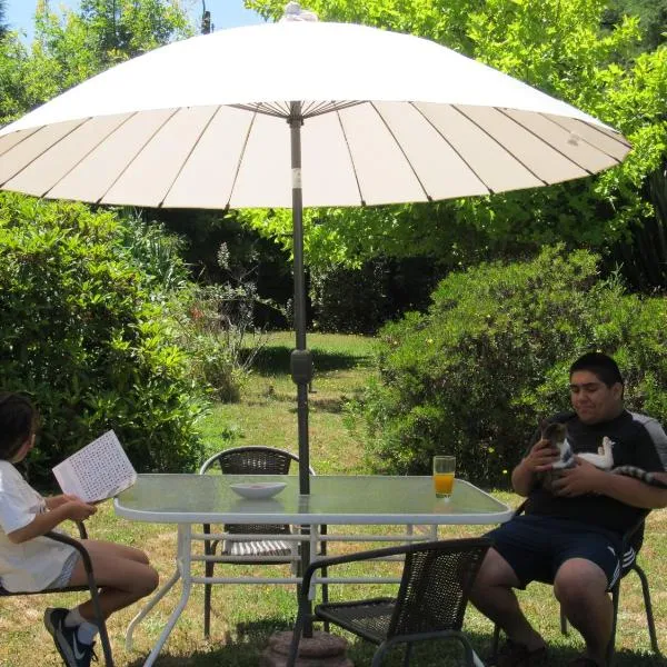 ECOHOSTAL HUELLAS DEL BOSQUE, hotel v destinaci Valdivia