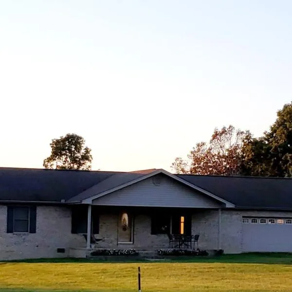 Secluded house on 60 acres close to Fall Creek Falls, hôtel à Pikeville