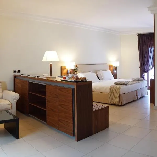 Suites & Residence Hotel、ポッツオーリのホテル