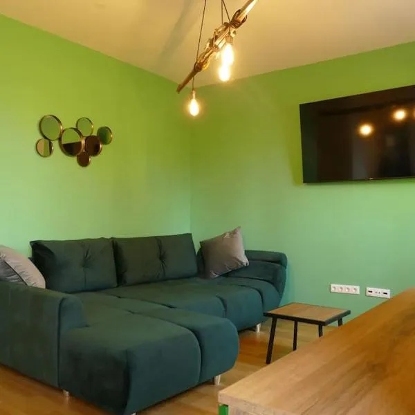 Forest Green Pohorje Apartment, מלון בהוקו פורז'ה